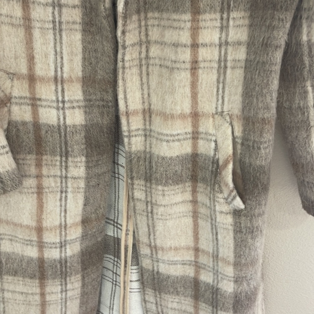 Coat - Picture 6 of 9